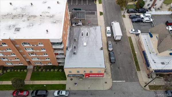 Mineola, NY 11501,213-215 Mineola BLVD