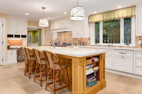 Bronxville, NY 10708,24 Homesdale RD