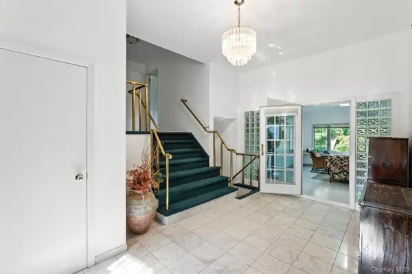 Massapequa Park, NY 11762,1030 Lakeshore DR