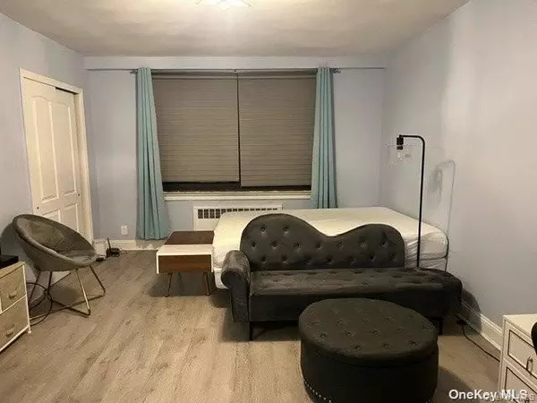 Great Neck, NY 11021,14-16 Stoner AVE