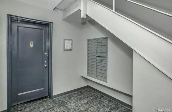 Great Neck, NY 11021,14-16 Stoner AVE