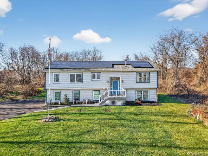 387 Cornwall Hill RD, Patterson, NY 12563