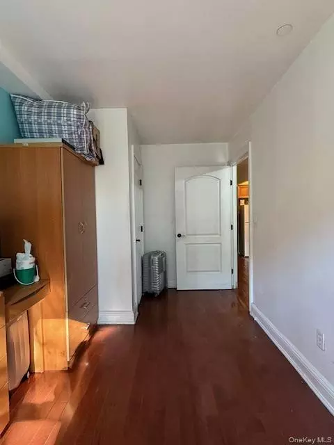 Corona, NY 11368,101-18 39 AVE