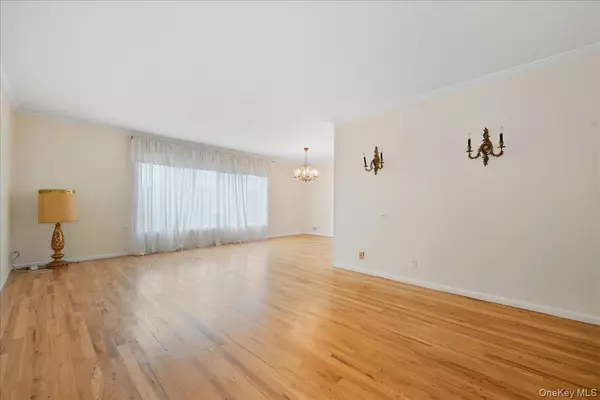 Whitestone, NY 11357,160-31 24th AVE