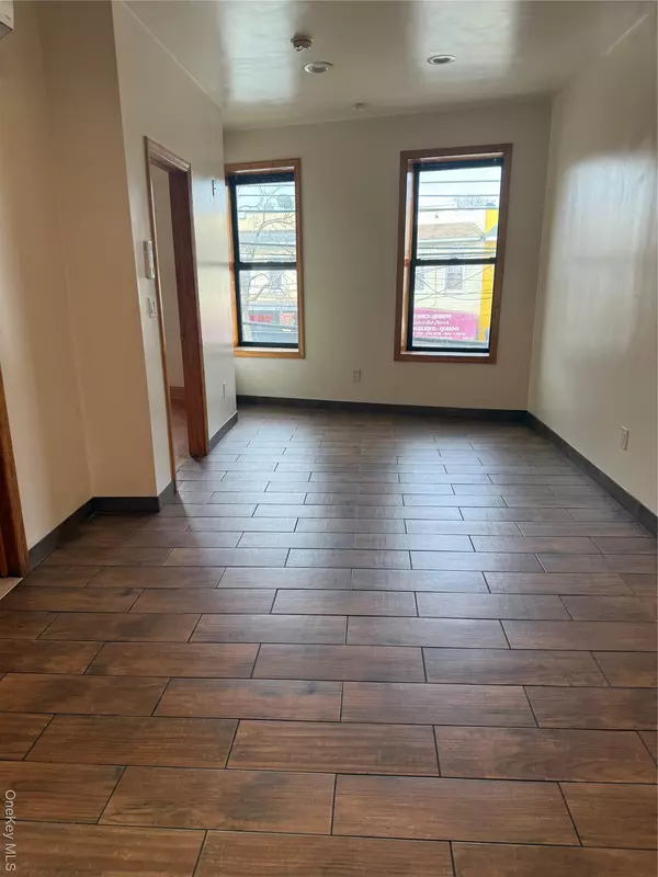 Saint Albans, NY 11412,109-13 Farmers BLVD