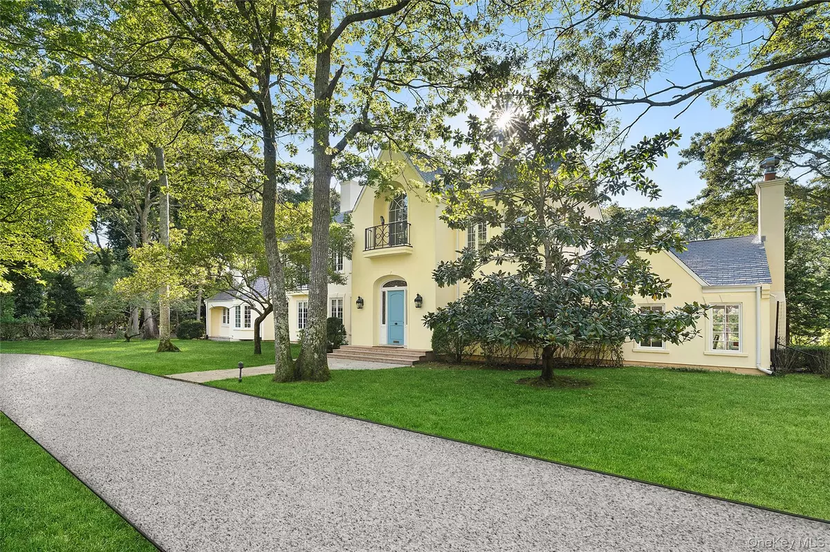 East Quogue, NY 11942,4 Oakland LN
