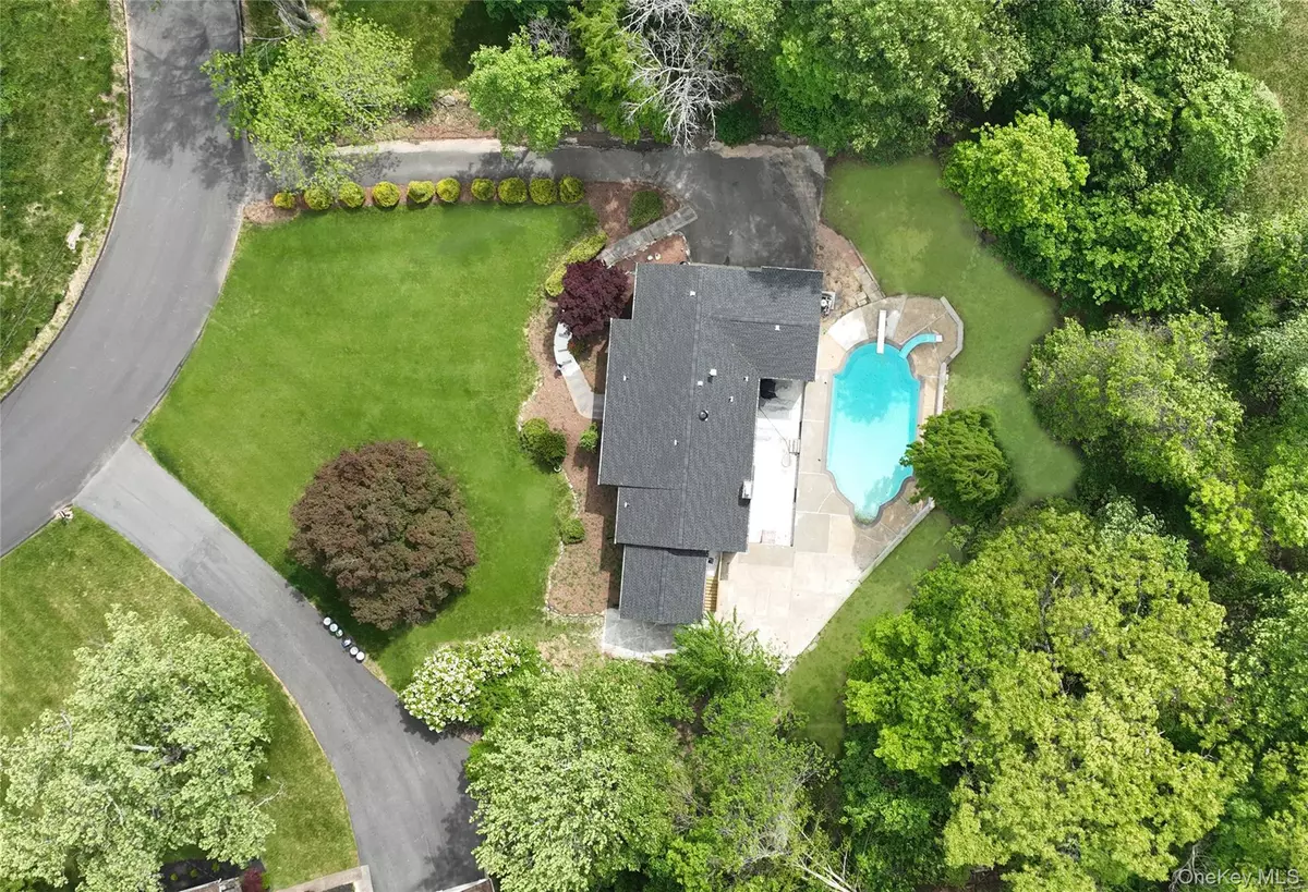 Spring Valley, NY 10977,7 Charlotte DR