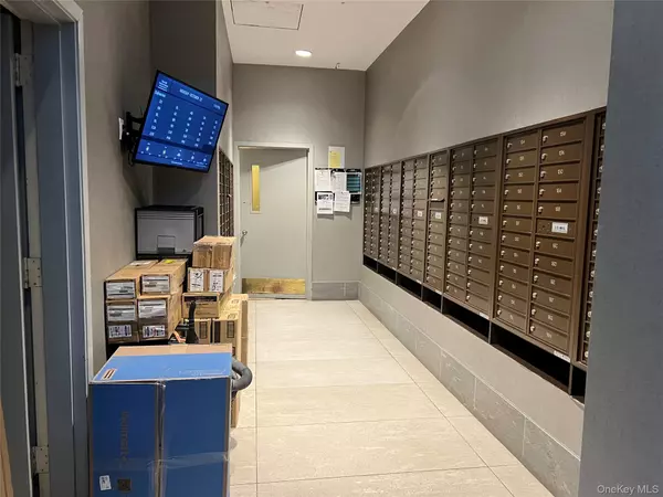 Rego Park, NY 11374,62-54 97 PL #12J