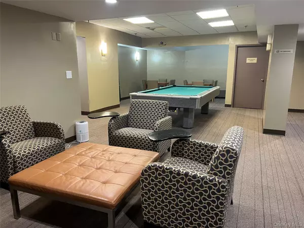 Rego Park, NY 11374,62-54 97 PL #12J