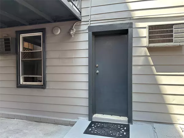 Brooklyn, NY 11222,191 Greenpoint AVE