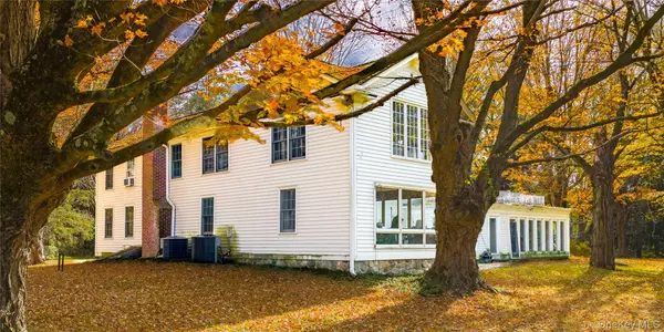 Pawling, NY 12564,64 S Quaker Hill RD