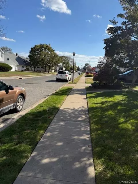 Levittown, NY 11756,112 Gun LN