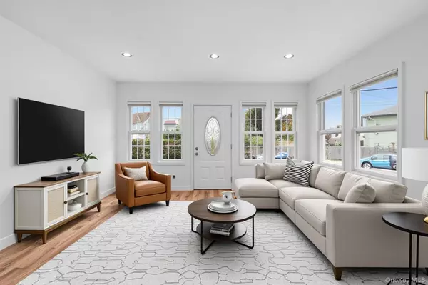 13415 Cheney ST, Springfield Gardens, NY 11434