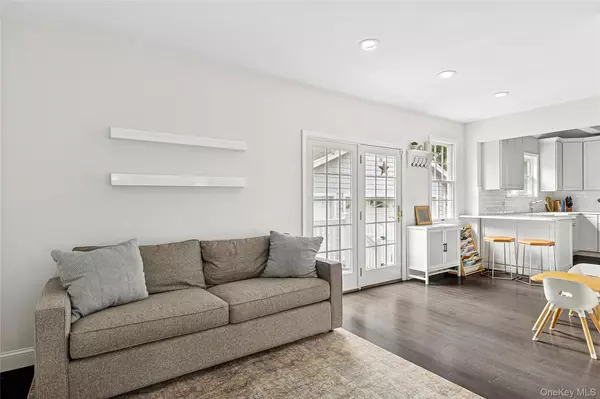 Port Washington, NY 11050,34 Davis RD