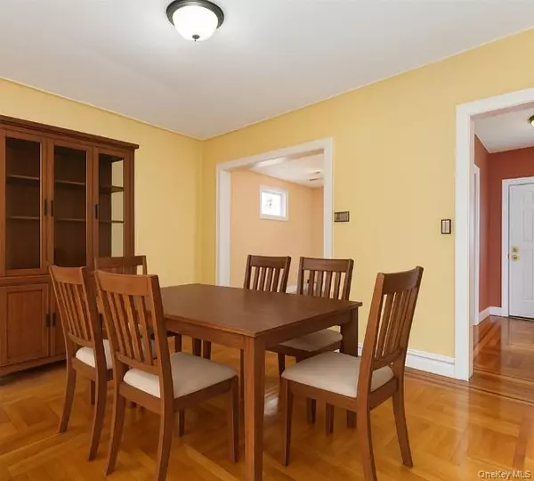 Bronx, NY 10465,3183 Waterbury AVE