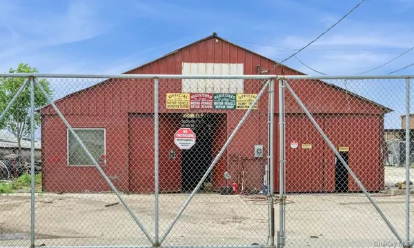 Oceanside, NY 11572,3578A Maple CT