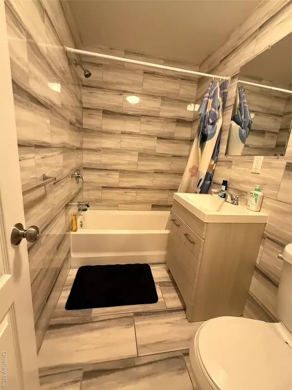 Hollis, NY 11423,182-04 91st AVE