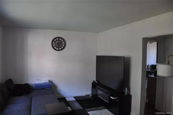 Rosedale, NY 11422,133-22 Laurelton Pkwy