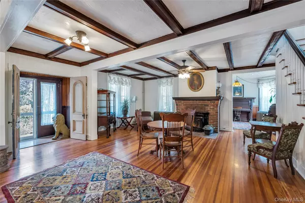 East Moriches, NY 11940,430 Montauk Highway