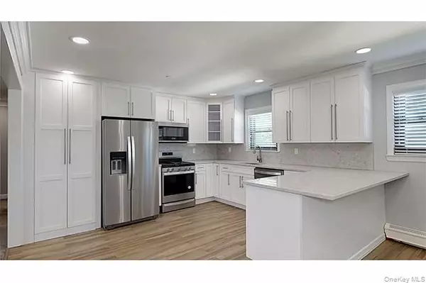 Lindenhurst, NY 11757,807 Lake BLVD #807-6