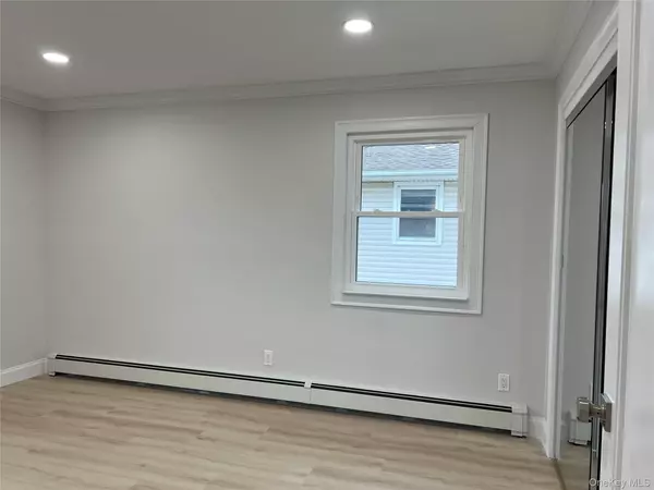 Plainview, NY 11804,683 Old Bethpage RD