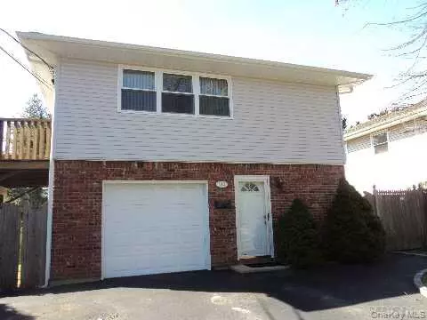 Plainview, NY 11804,683 Old Bethpage RD