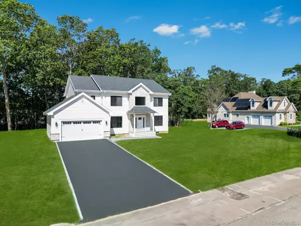 Moriches, NY 11955,84 W James Hawkins RD