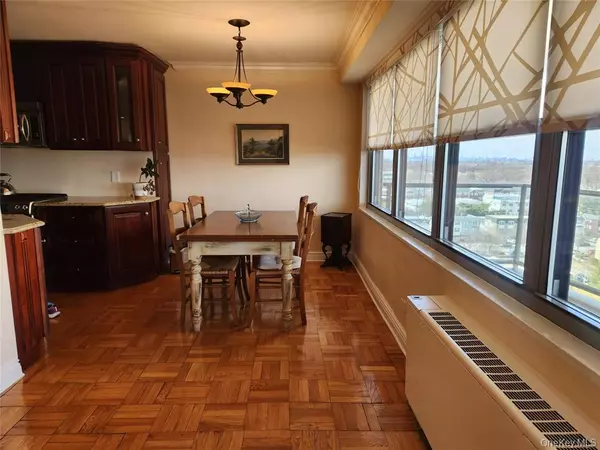 Bayside, NY 11360,18-05 215th ST #14S