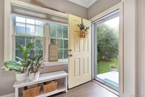 Remsenburg, NY 11960,188 South Country RD