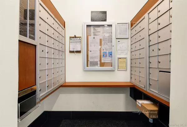 Forest Hills, NY 11375,72-10 112th ST #5E