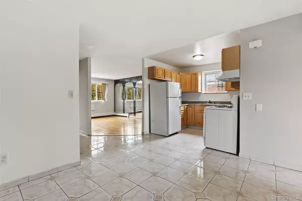 Bronx, NY 10465,815 Throggs Neck EXPY ##3