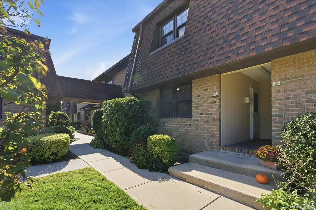 Copiague, NY 11726,313 Mariners WAY