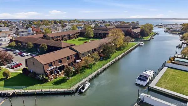 Copiague, NY 11726,313 Mariners WAY