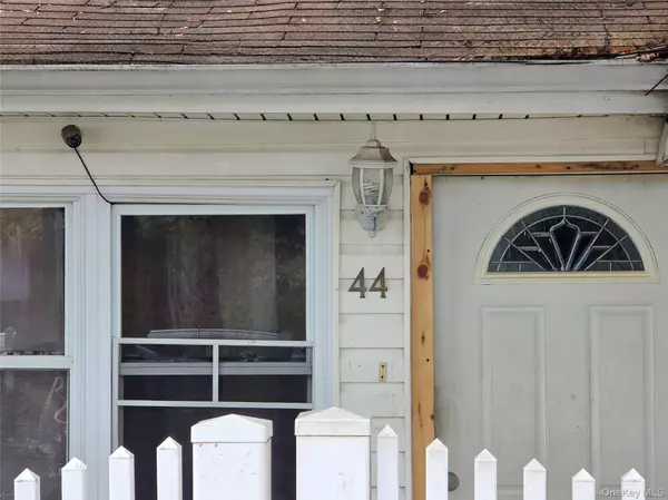 Elmont, NY 11003,44 Carnegie AVE