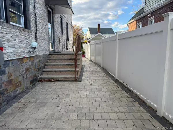 Cambria Heights, NY 11411,11460 226th ST #1