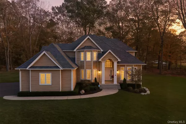 20 Winding LN, Central Valley, NY 10917