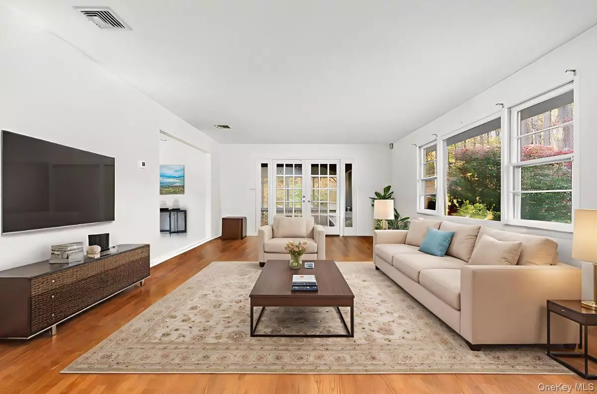 Chappaqua, NY 10549,56 Brandon DR