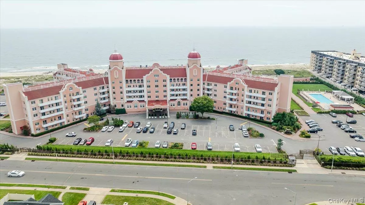 Lido Beach, NY 11561,2 Richmond RD #3U