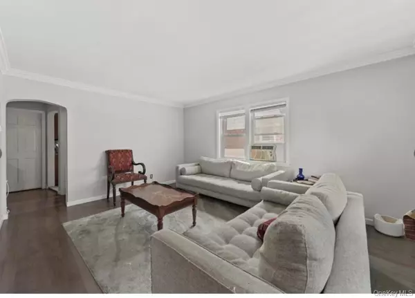 New Hyde Park, NY 11040,1752 New Hyde Park RD