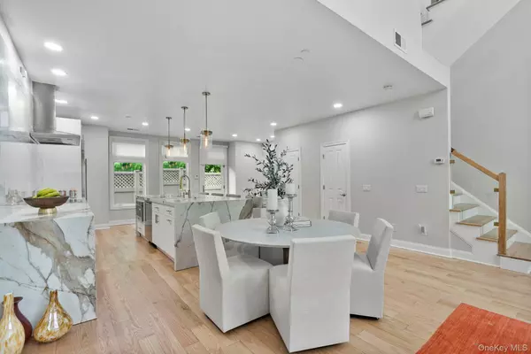 Pelham, NY 10803,56 1st ST