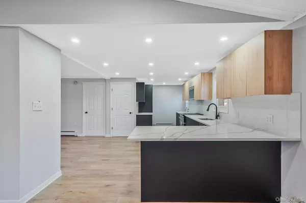 Holbrook, NY 11741,361 Erie ST