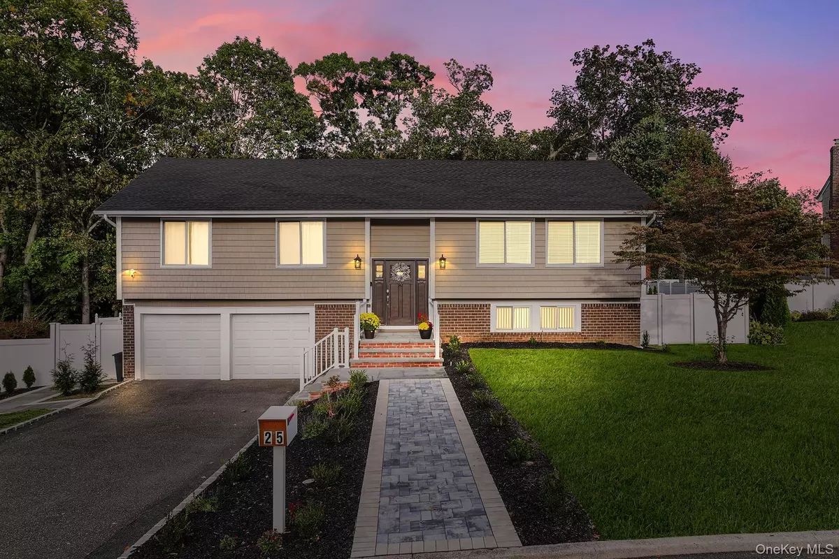 Glen Cove, NY 11542,25 Hitching Post LN