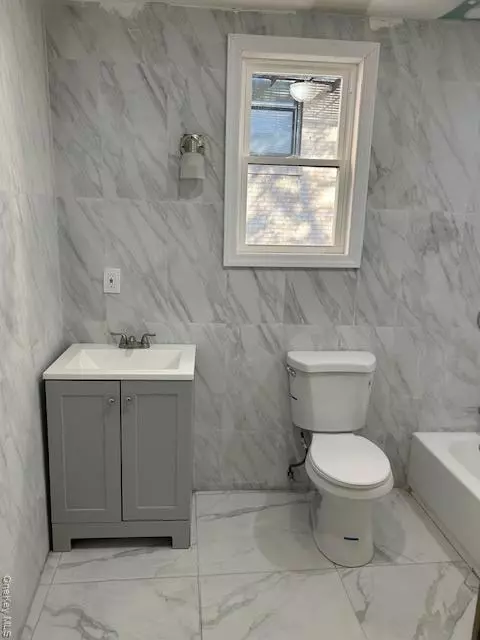 Mount Vernon, NY 10550,12 Martens PL