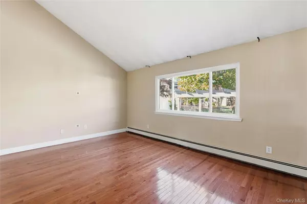 Central Islip, NY 11722,3 Date ST