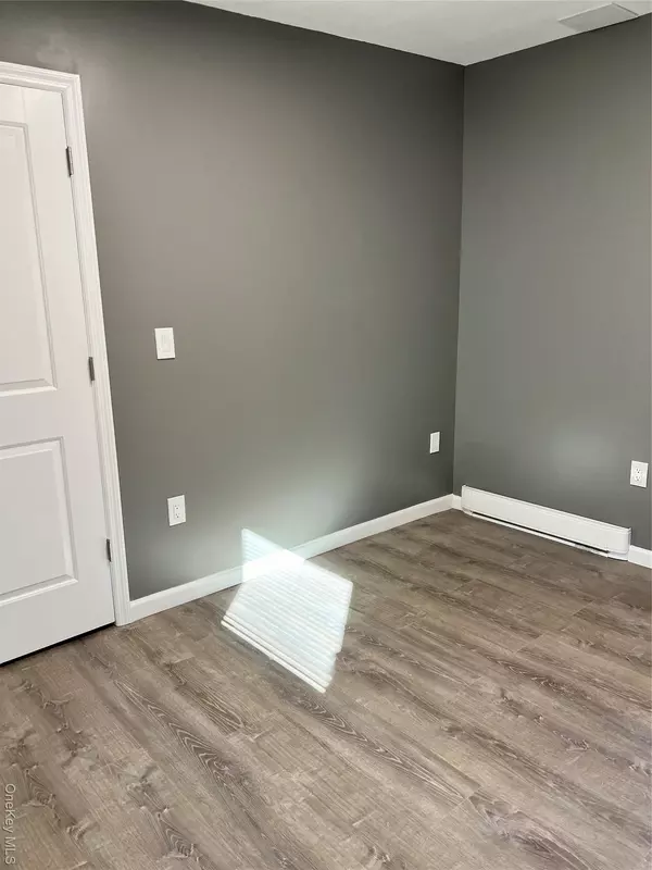 Poughkeepsie, NY 12603,21 Collegeview AVE #8