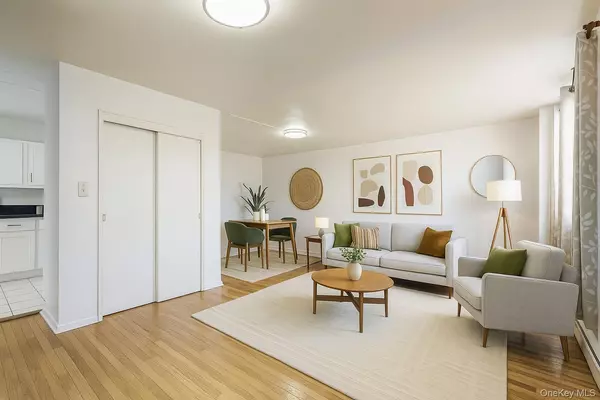 Corona, NY 11368,99-35 59th AVE #4E