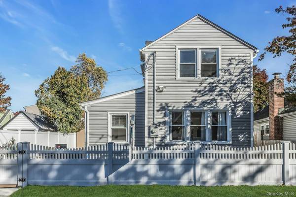 Locust Valley, NY 11560,42 13th ST