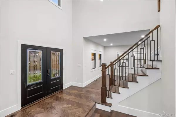 Levittown, NY 11756,29 Hyacinth RD