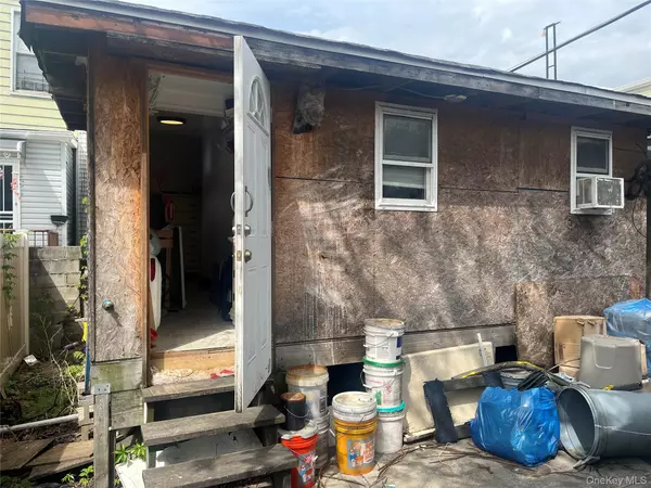 Brooklyn, NY 11208,555 Hemlock ST