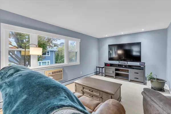 Islip, NY 11751,109 Cardinal Lane #2A